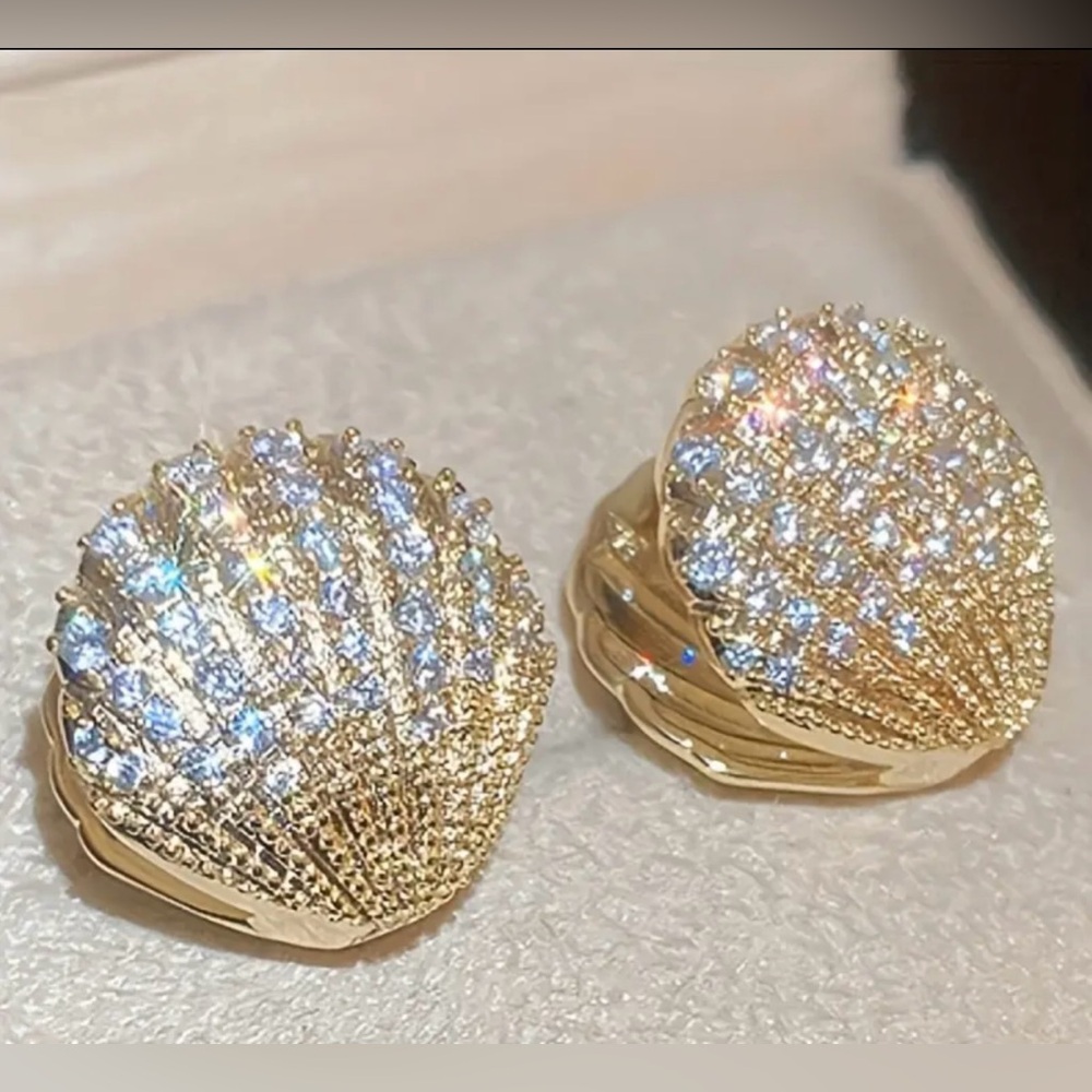 Gold Plated Shell Shape Simulated Diamonds Earrings Luxury, Glamorous Earrings
